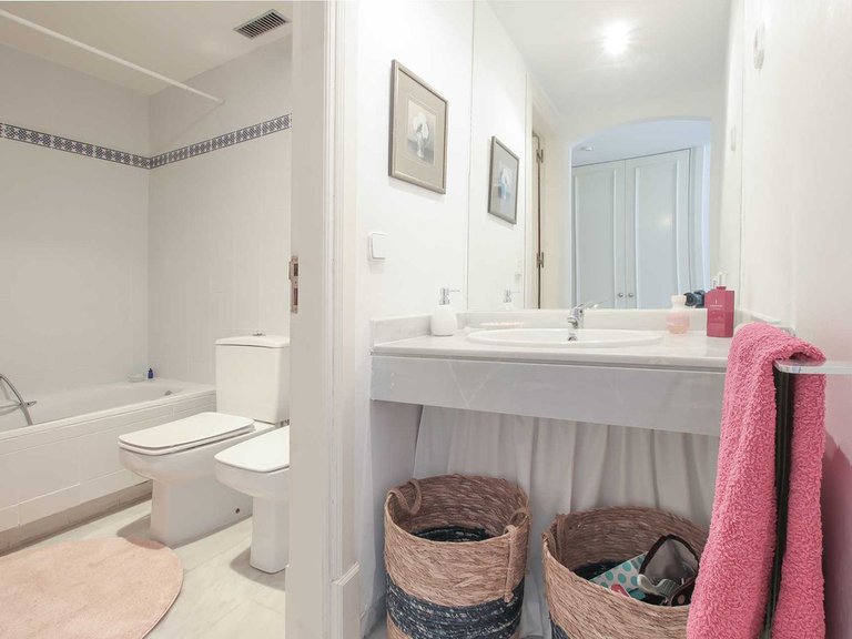Apartment for Sale in The Golden Mile, Malaga 9