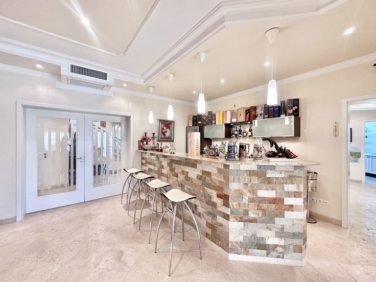 Villa for Sale in El Rosario, Malaga 10