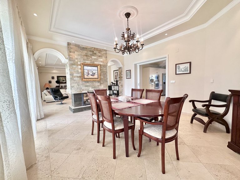 Villa for Sale in El Rosario, Malaga 13