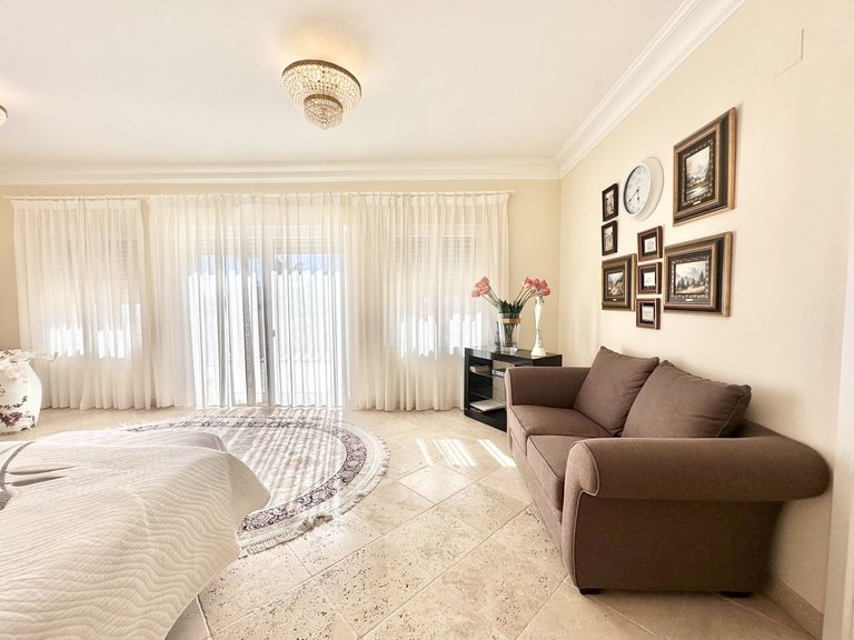 Villa for Sale in El Rosario, Malaga 28