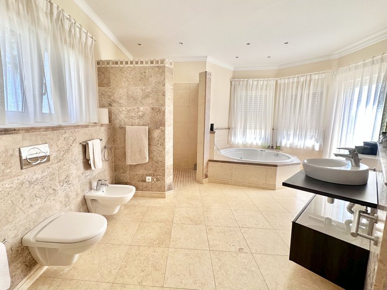 Villa for Sale in El Rosario, Malaga 35