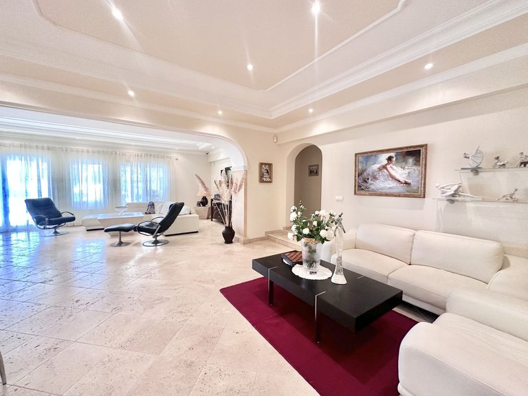 Villa for Sale in El Rosario, Malaga 4