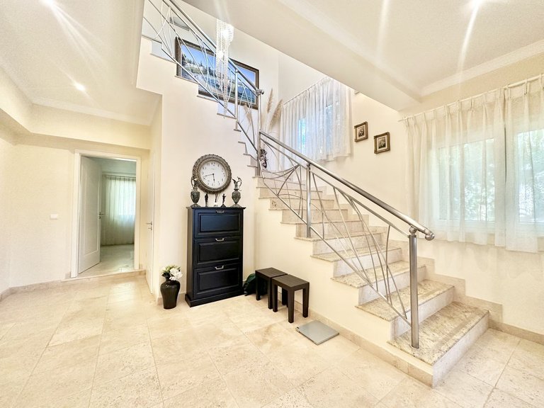 Villa for Sale in El Rosario, Malaga 6