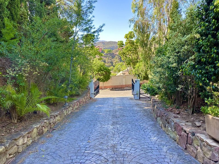 Villa for Sale in El Rosario, Malaga 71