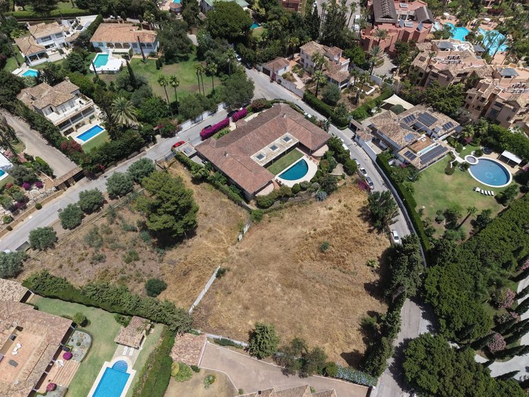 Plot for Sale in Costa del Sol Nagüeles, Malaga 6