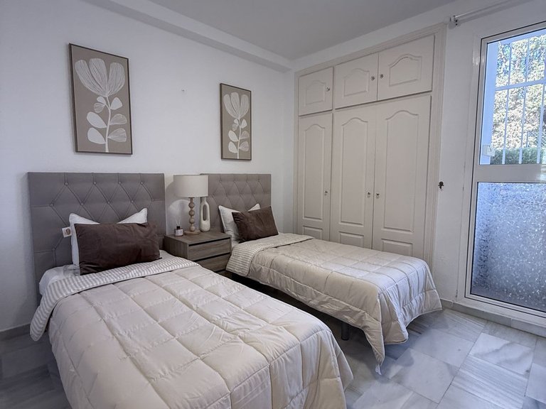 Apartment for Sale in El Paraiso, Malaga 15