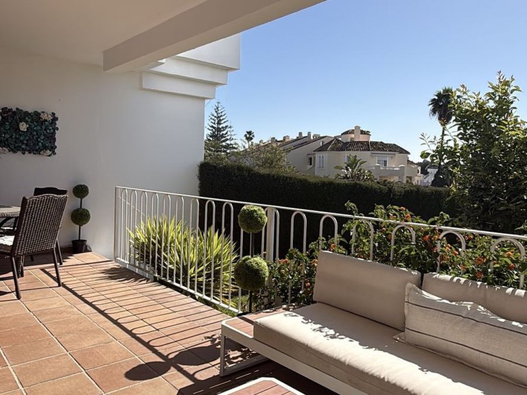 Apartment for Sale in El Paraiso, Malaga 16