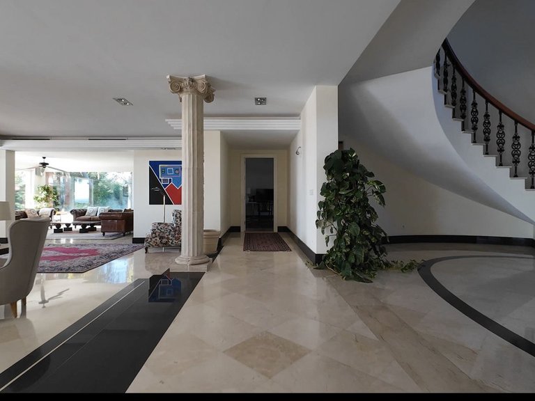 Villa for Sale in El Paraiso, Malaga 11
