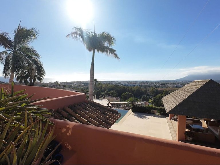 Villa for Sale in El Paraiso, Malaga 16
