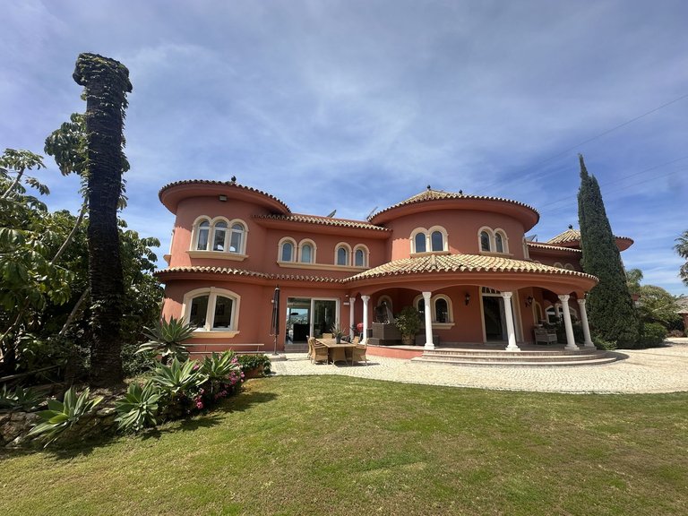 Villa for Sale in El Paraiso, Malaga 21