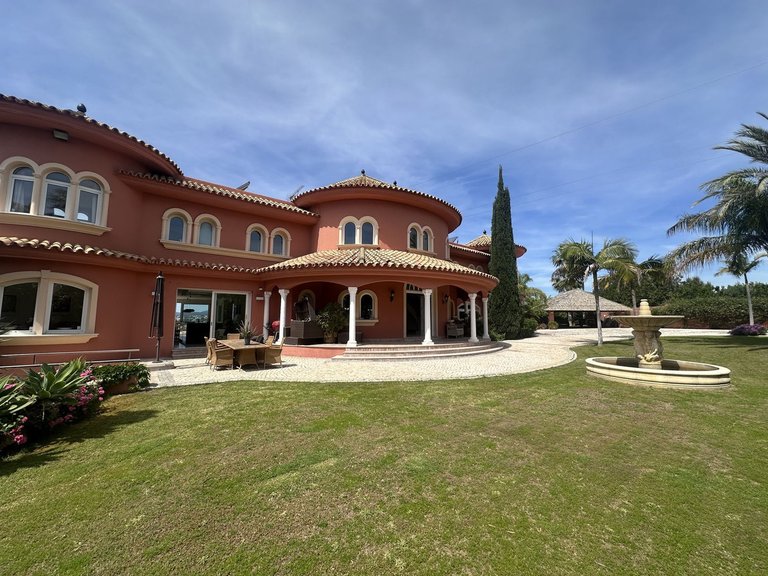 Villa for Sale in El Paraiso, Malaga 22