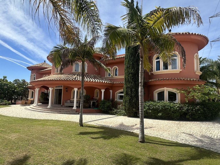 Villa for Sale in El Paraiso, Malaga 26