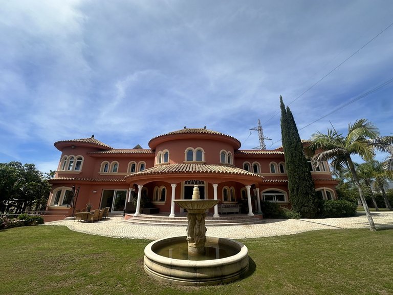 Villa for Sale in El Paraiso, Malaga 3