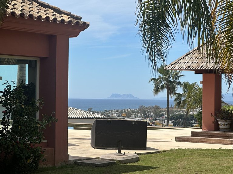 Villa for Sale in El Paraiso, Malaga 30