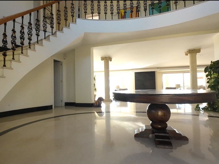 Villa for Sale in El Paraiso, Malaga 8
