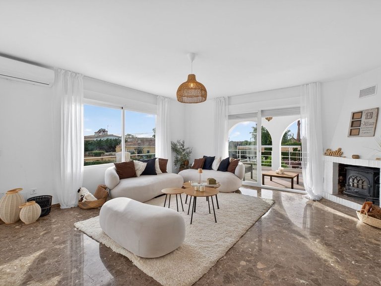 Villa for Sale in Elviria, Malaga 15