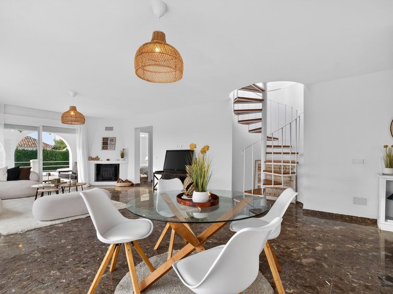 Villa for Sale in Elviria, Malaga 18
