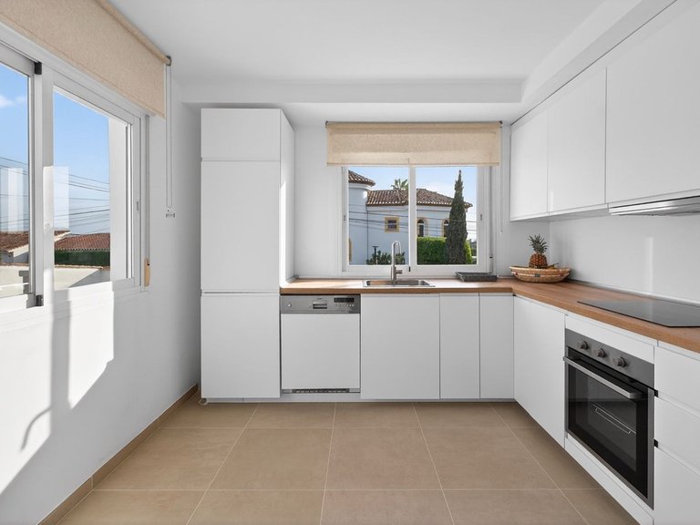 Villa for Sale in Elviria, Malaga 21