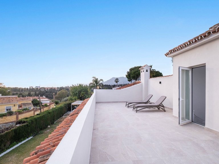Villa for Sale in Elviria, Malaga 25
