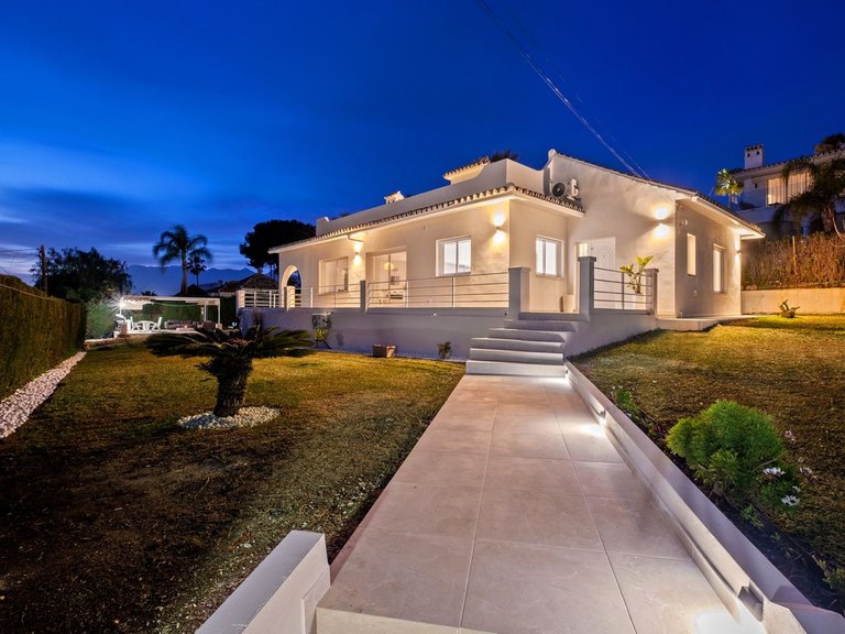 Villa for Sale in Elviria, Malaga 3