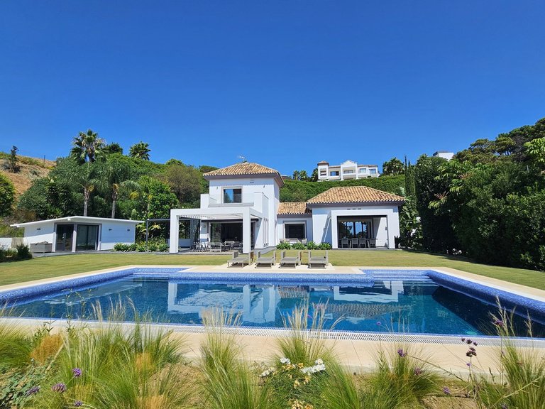 Villa for Sale in Benahavís, Malaga 1