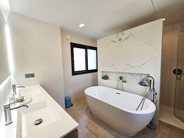 Villa for Sale in Benahavís, Malaga 18