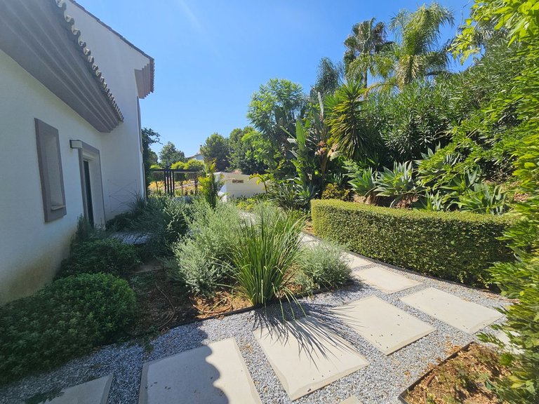 Villa for Sale in Benahavís, Malaga 28