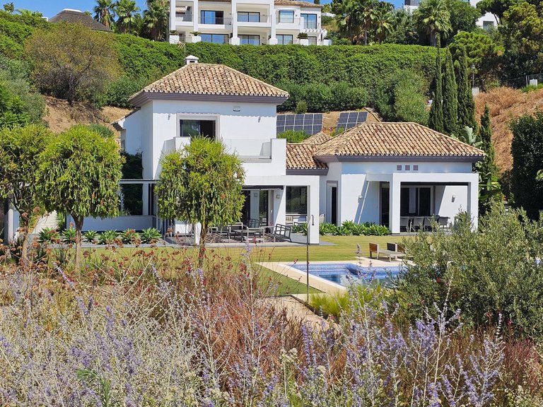 Villa for Sale in Benahavís, Malaga 33