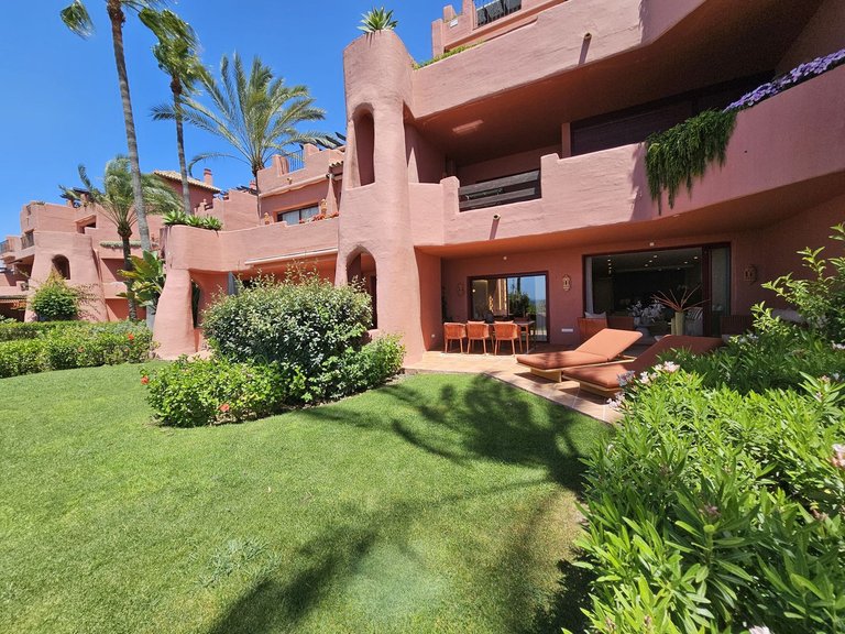 Apartment for Sale in New Golden Mile, Malaga 35