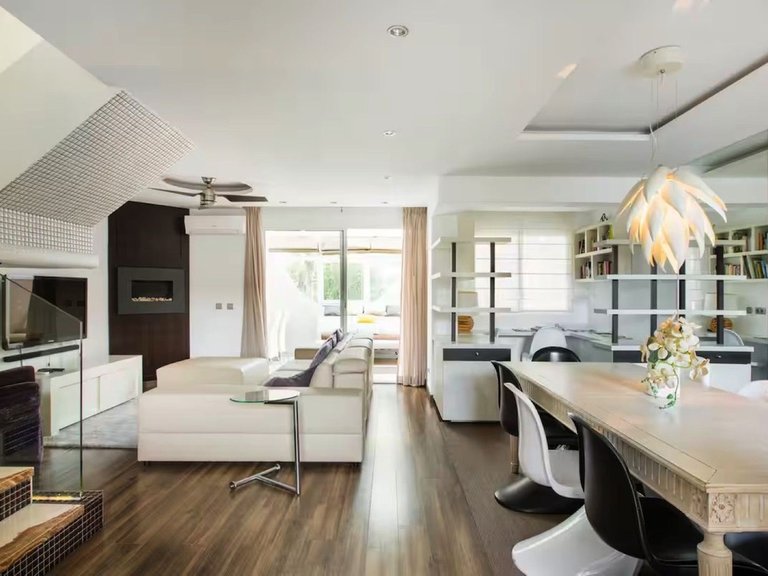 Villa for Sale in Nueva Andalucía, Malaga 2