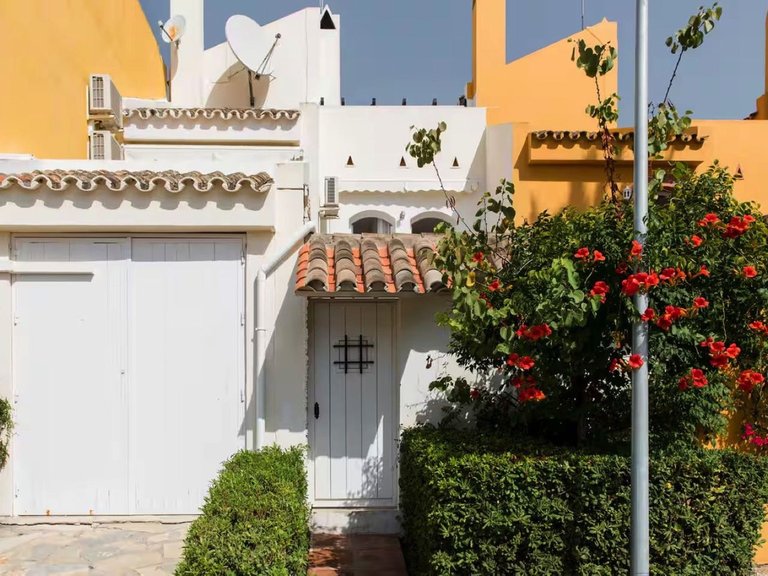 Villa for Sale in Nueva Andalucía, Malaga 33