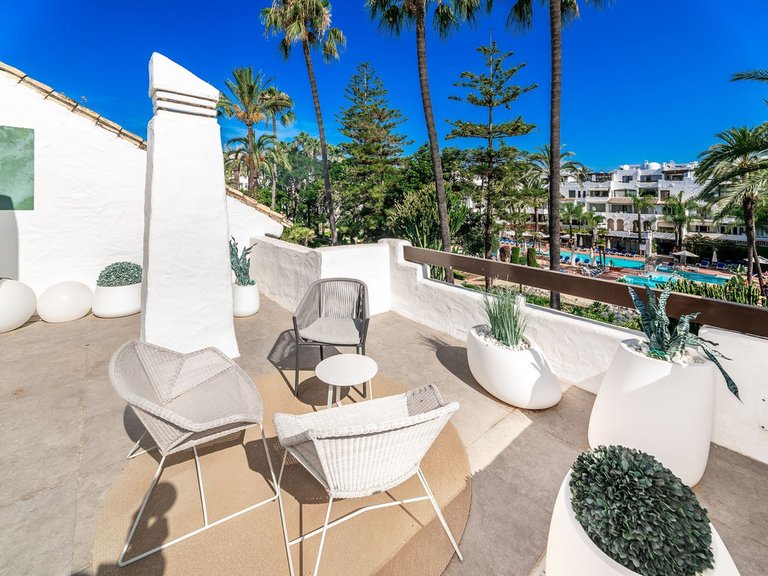 Apartment for Sale in Puerto Banús, Malaga 14