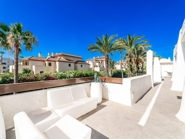 Apartment for Sale in Puerto Banús, Malaga 15