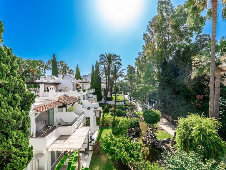 Apartment for Sale in Puerto Banús, Malaga 17
