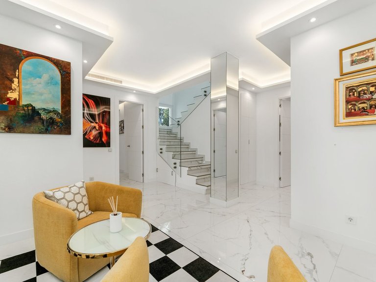 Apartment for Sale in Puerto Banús, Malaga 18