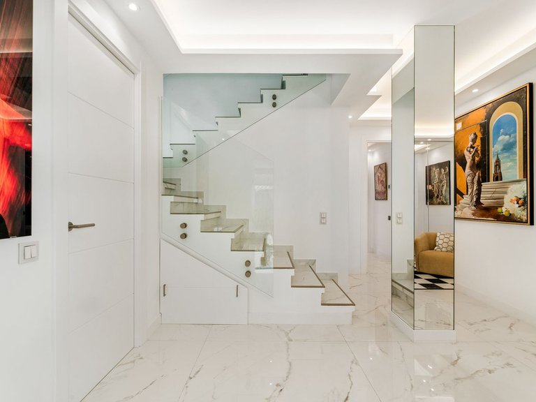 Apartment for Sale in Puerto Banús, Malaga 19