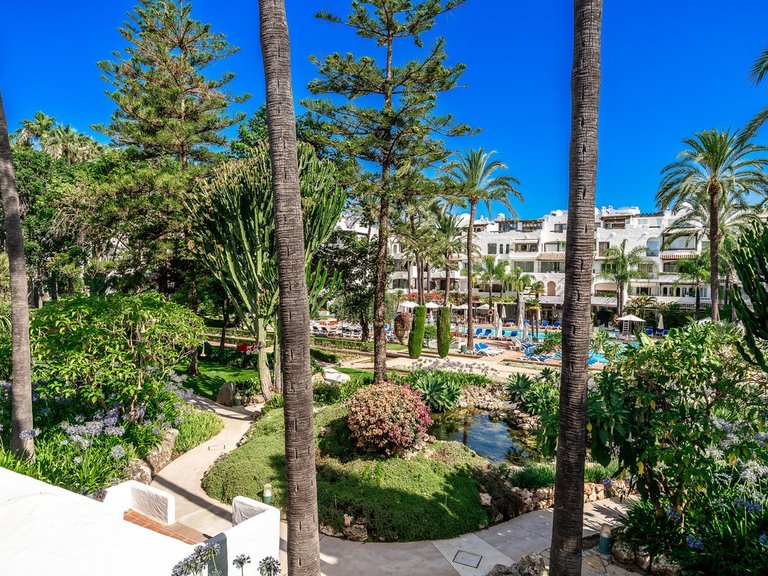Apartment for Sale in Puerto Banús, Malaga 30