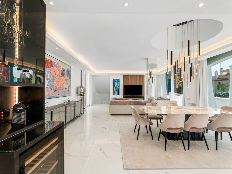 Apartment for Sale in Puerto Banús, Malaga 4