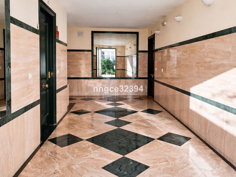 Apartment for Sale in Puerto Banús, Malaga 18