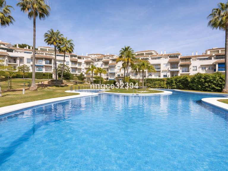 Apartment for Sale in Puerto Banús, Malaga 8