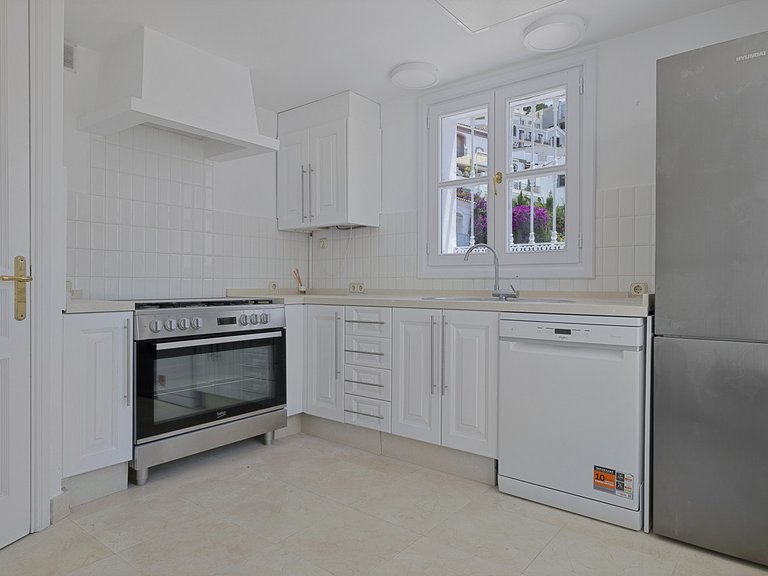 Villa for Sale in Benahavís, Malaga 16