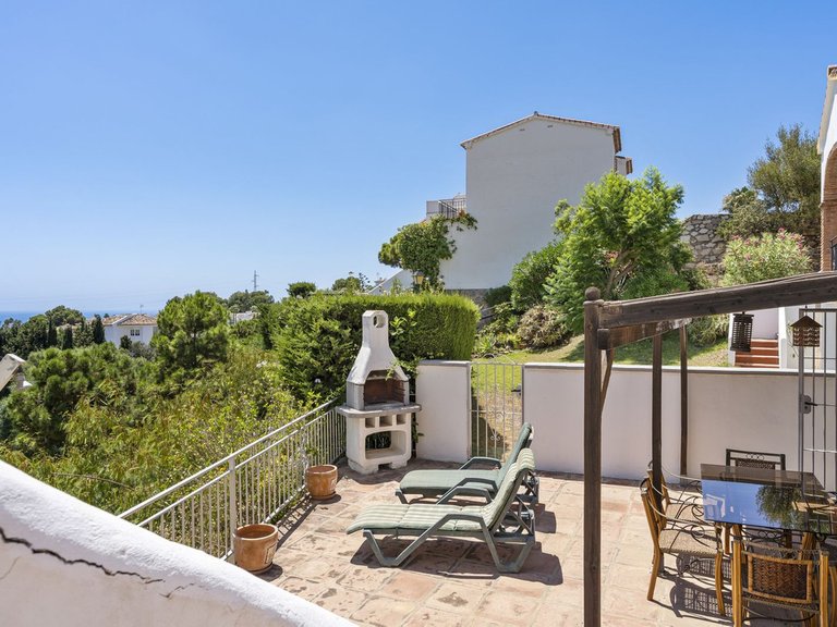 Villa for Sale in Calahonda, Malaga 1