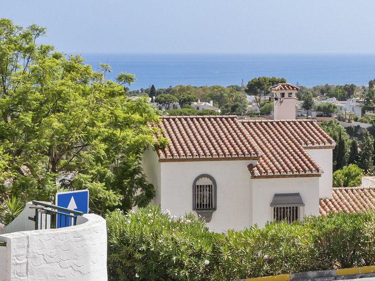 Villa for Sale in Calahonda, Malaga 11