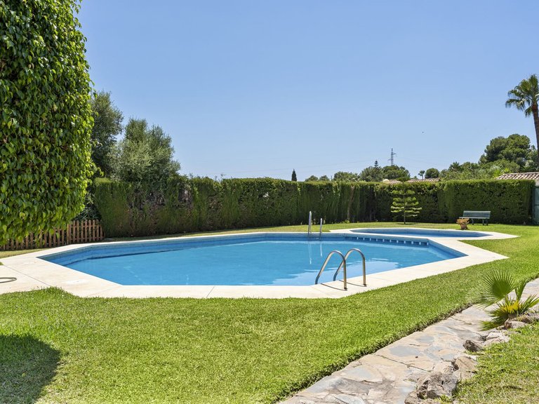 Villa for Sale in Calahonda, Malaga 12