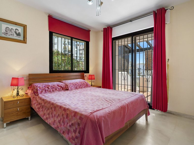 Villa for Sale in Calahonda, Malaga 22
