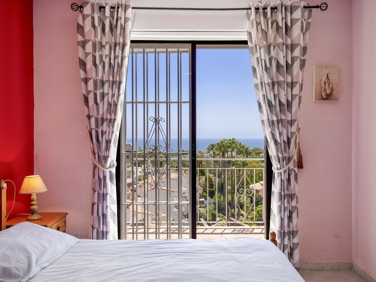 Villa for Sale in Calahonda, Malaga 24