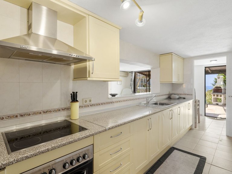 Villa for Sale in Calahonda, Malaga 34