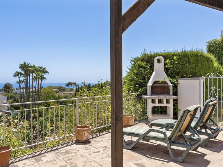 Villa for Sale in Calahonda, Malaga 4