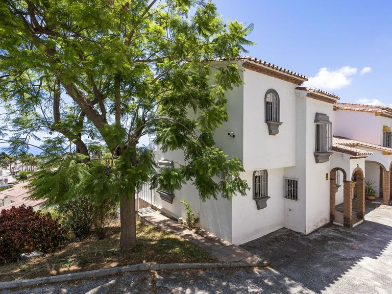 Villa for Sale in Calahonda, Malaga 6