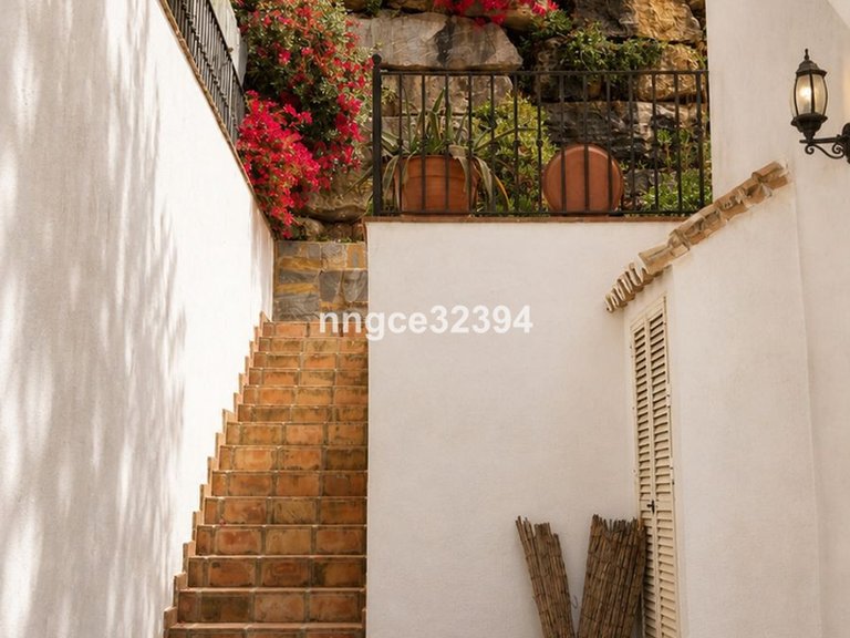 Villa for Sale in Istán, Malaga 32